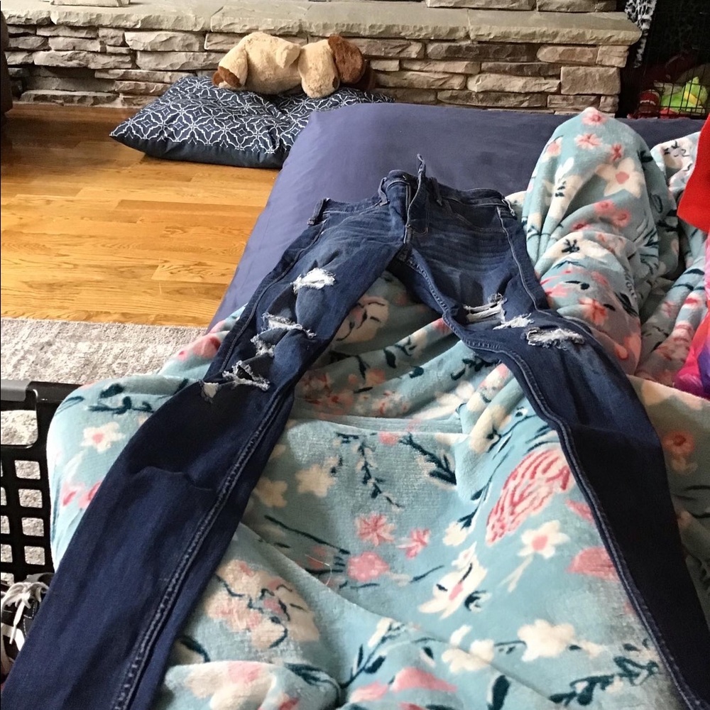 Ripped jeans low rise